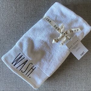 RAE DUNN HAND TOWEL SET